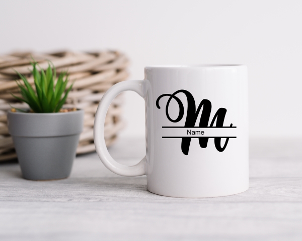 Tasse mit Monogramm M